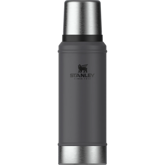 Stanley Classic Legendary Bottle | 0.75L in Charcoal